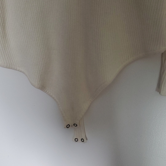 Abercrombie & Fitch Cream Ribbed Bodysuit - Picture 5 of 10